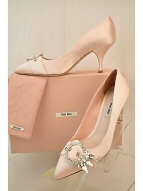 NIB MIU MIU PRADA LIGHT PINK SATIN JEWELED CRYSTALS BUCKLE WEDDING PUMPS 41